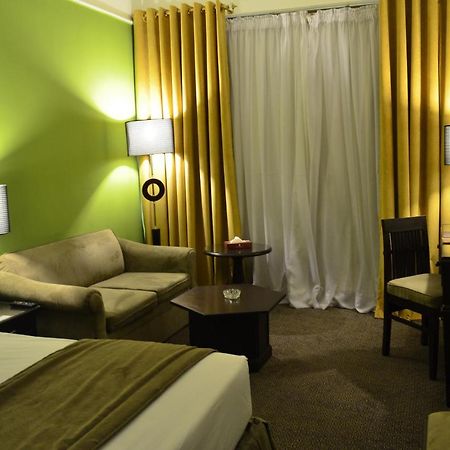 Smart Hotel Lahore Exterior foto