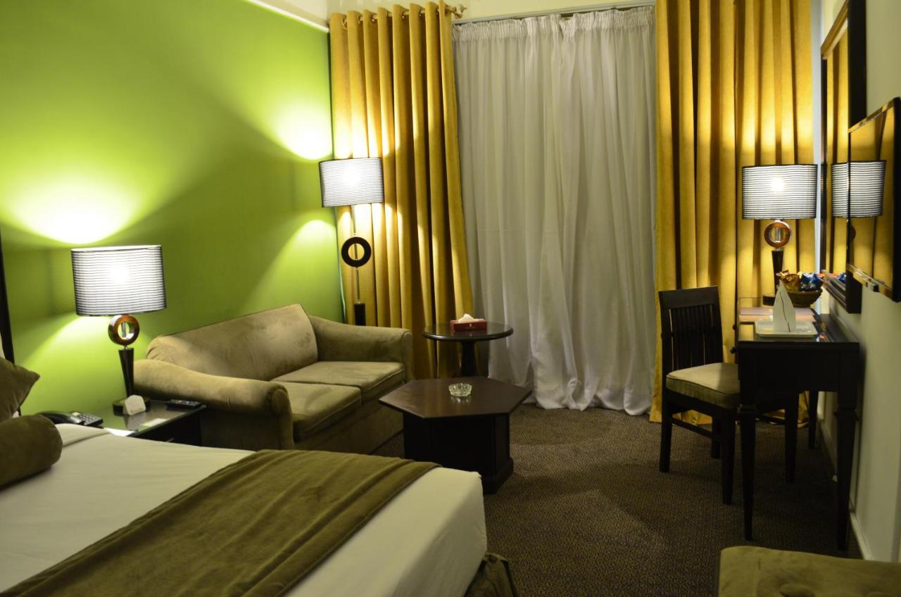 Smart Hotel Lahore Exterior foto