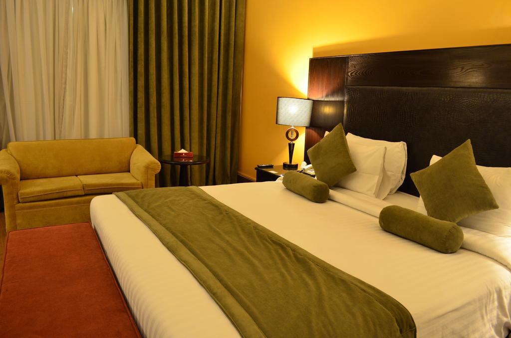Smart Hotel Lahore Zimmer foto