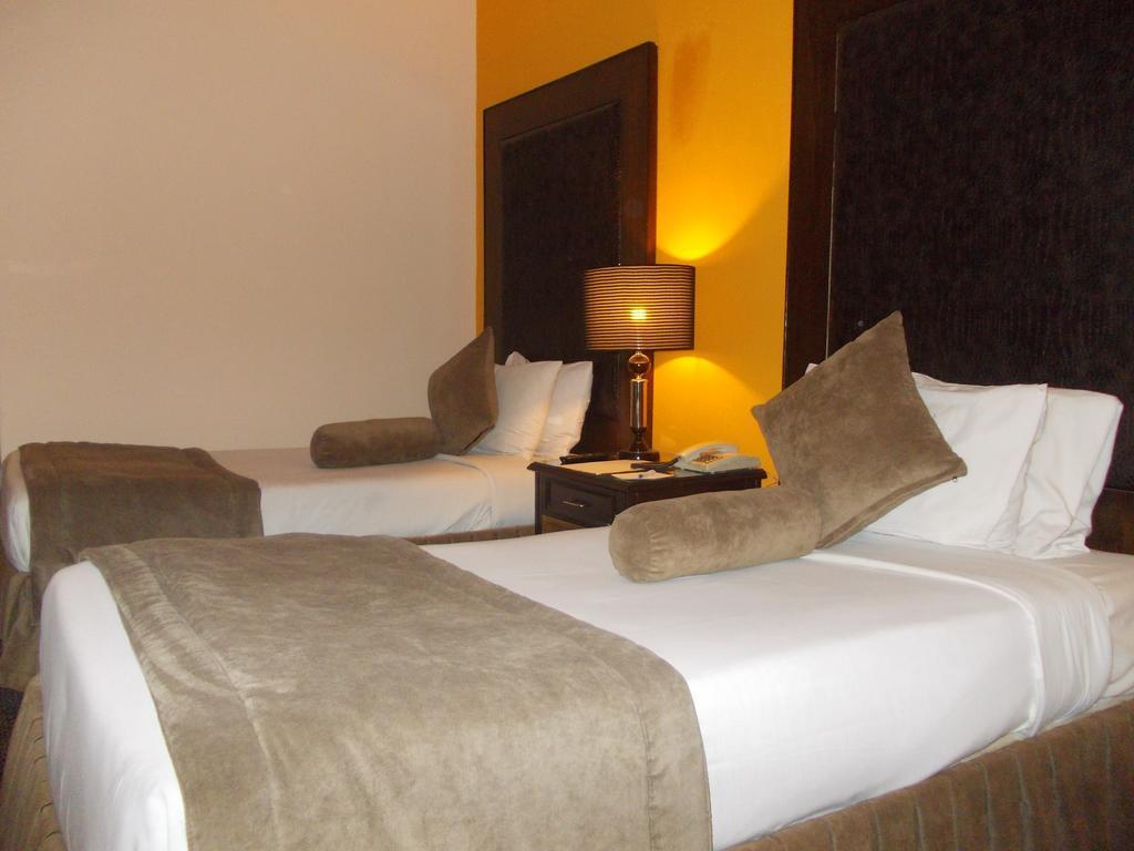Smart Hotel Lahore Zimmer foto